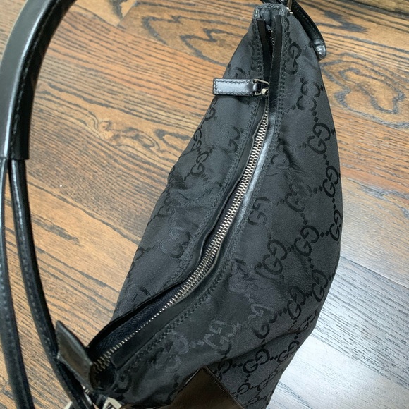 Authentic Gucci Shoulder Bag - Picture 4 of 8